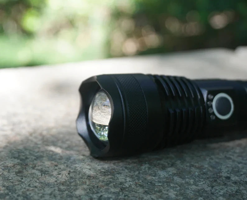Telescopic Zoom LED Handheld Emergency Flashlight
